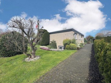 Hauptbild Freistehender Bungalow auf großem Grundstück